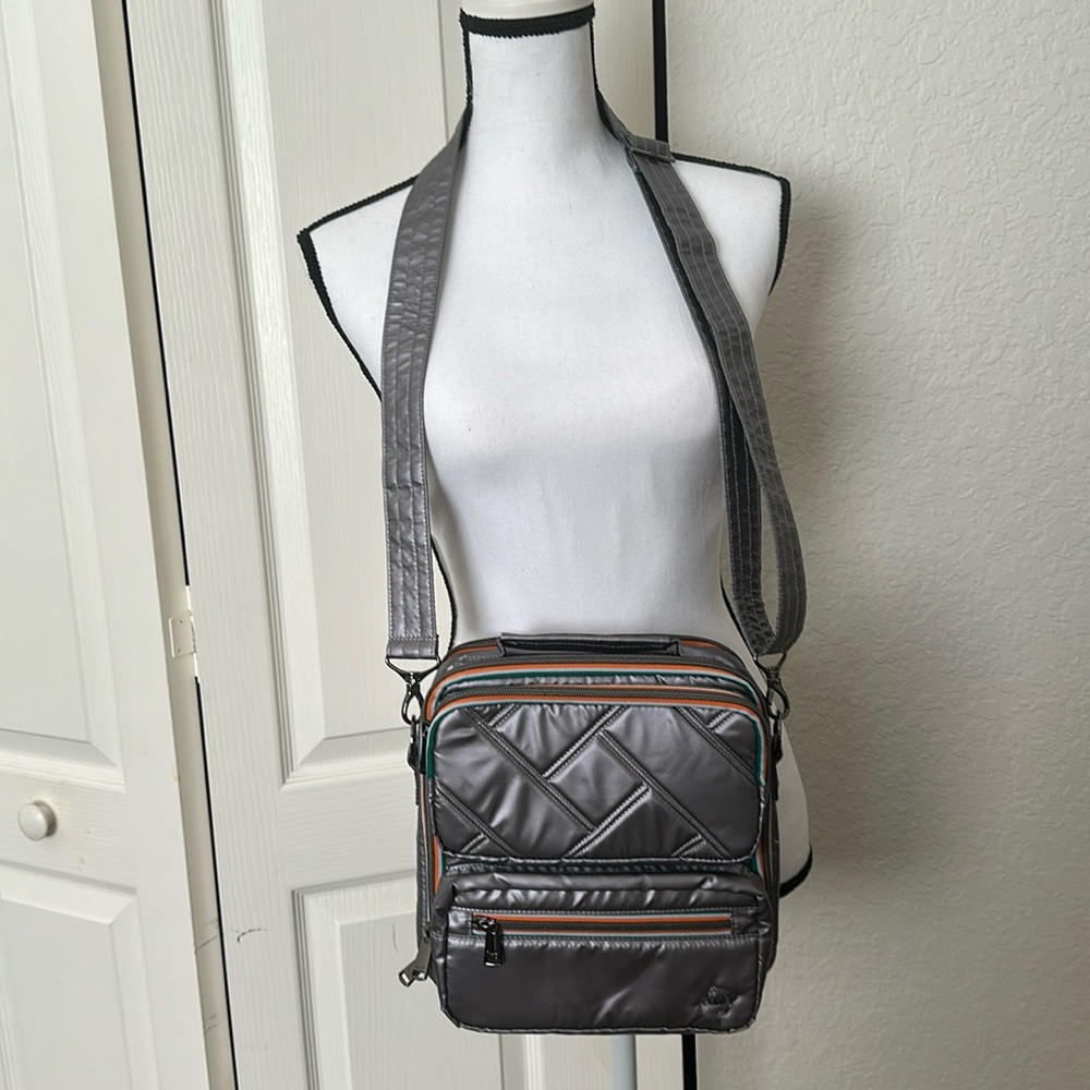 LUG Wrangler Medium Cargo Crossbody With Built-In Wallet Metallic Pearl Travel
